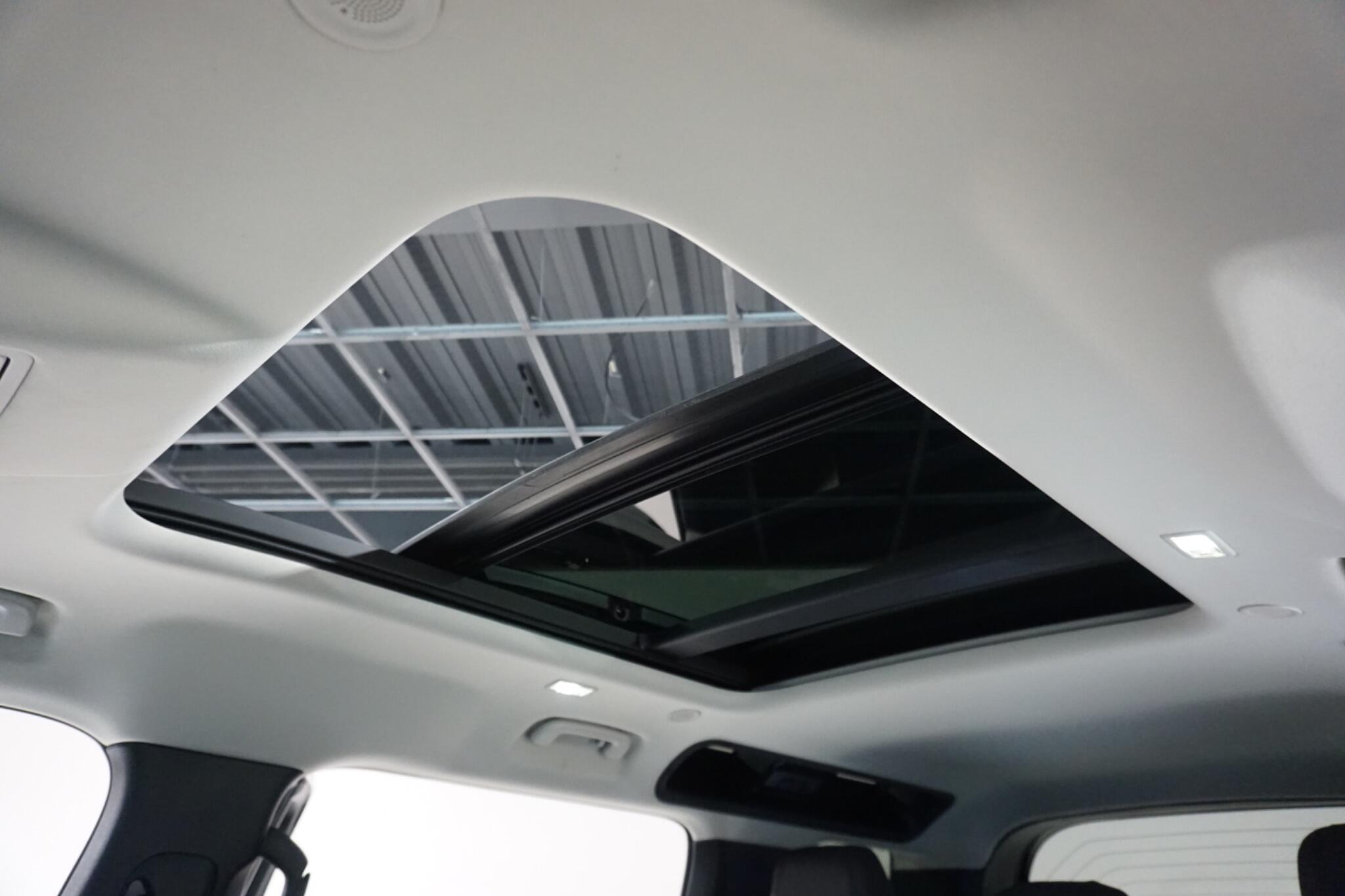 Land Rover Defender 110 2.0 P400e 15.4kWh XS Edition SUV 5dr Petrol Plug-in Hybrid Auto 4WD Euro 6 (s/s) (404 ps)